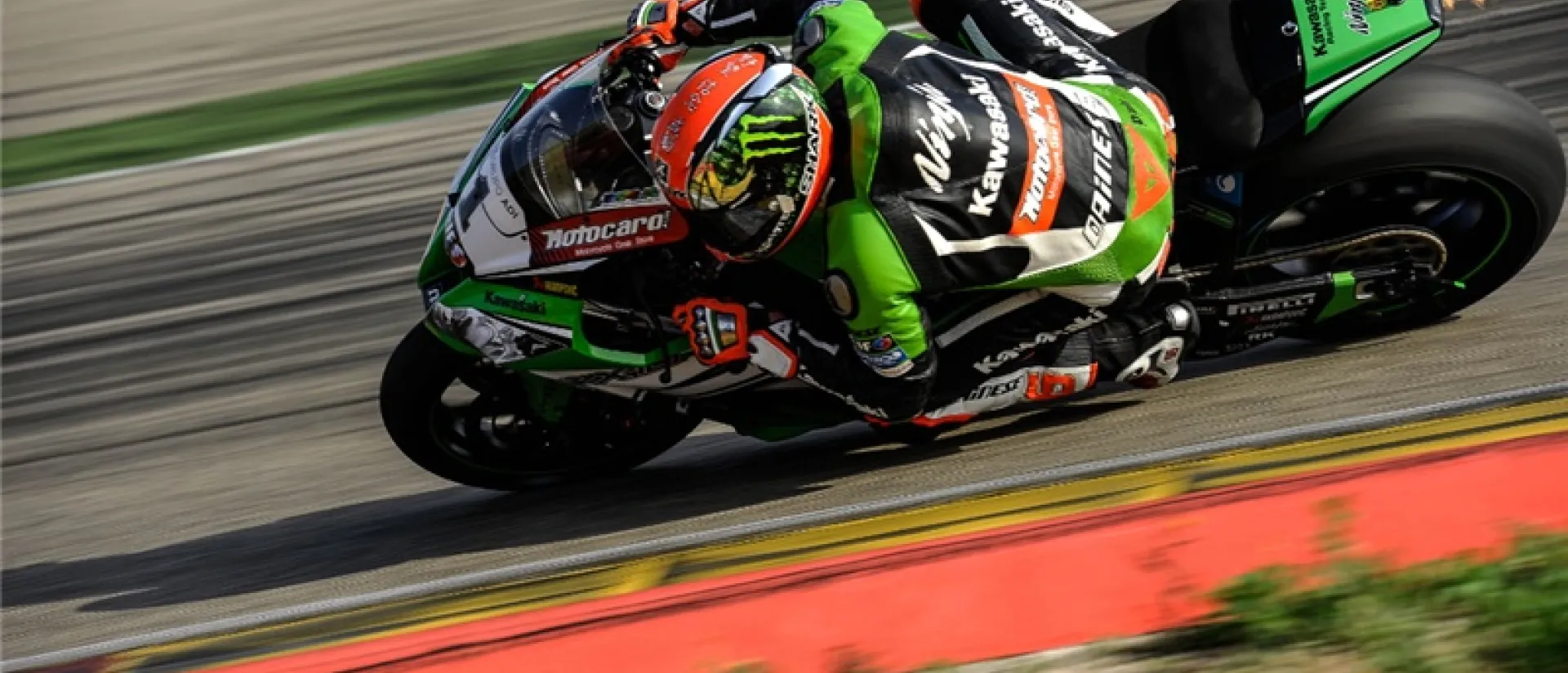 Tom Sykes acelera y consigue su tercera Superpole consecutiva en MotorLand Tom Sykes acelera y consigue su tercera Superpole consecutiva en MotorLand