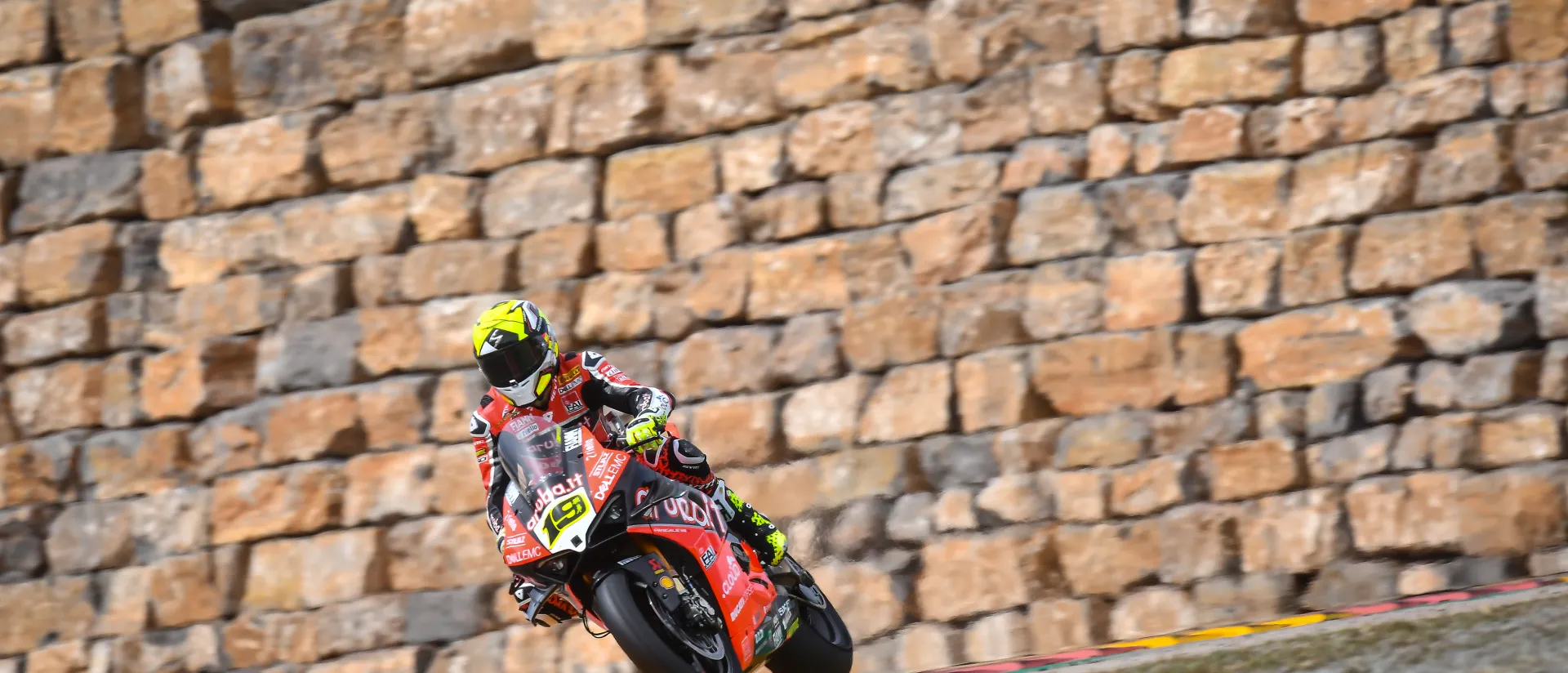 MotorLand vibra con la victoria de Bautista en la primera carrera de WorldSBK MotorLand vibra con la victoria de Bautista en la primera carrera de WorldSBK