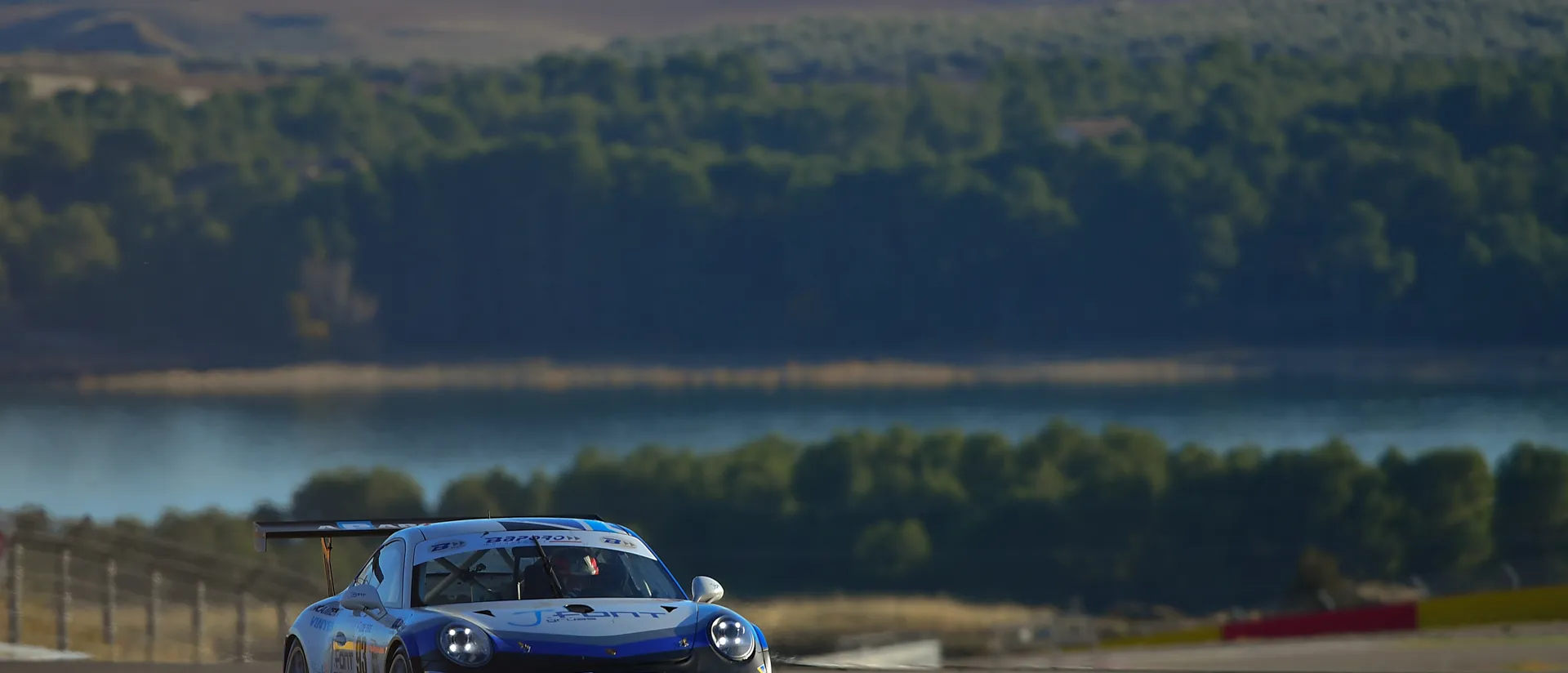 Victoria de Vinyes y Font en los 500Km de Alcañiz en la primera jornada del IV Memorial José Antonio Vicente de MotorLand Aragón Victoria de Vinyes y Font en los 500Km de Alcañiz en la primera jornada del IV Memorial José Antonio Vicente de MotorLand Aragón