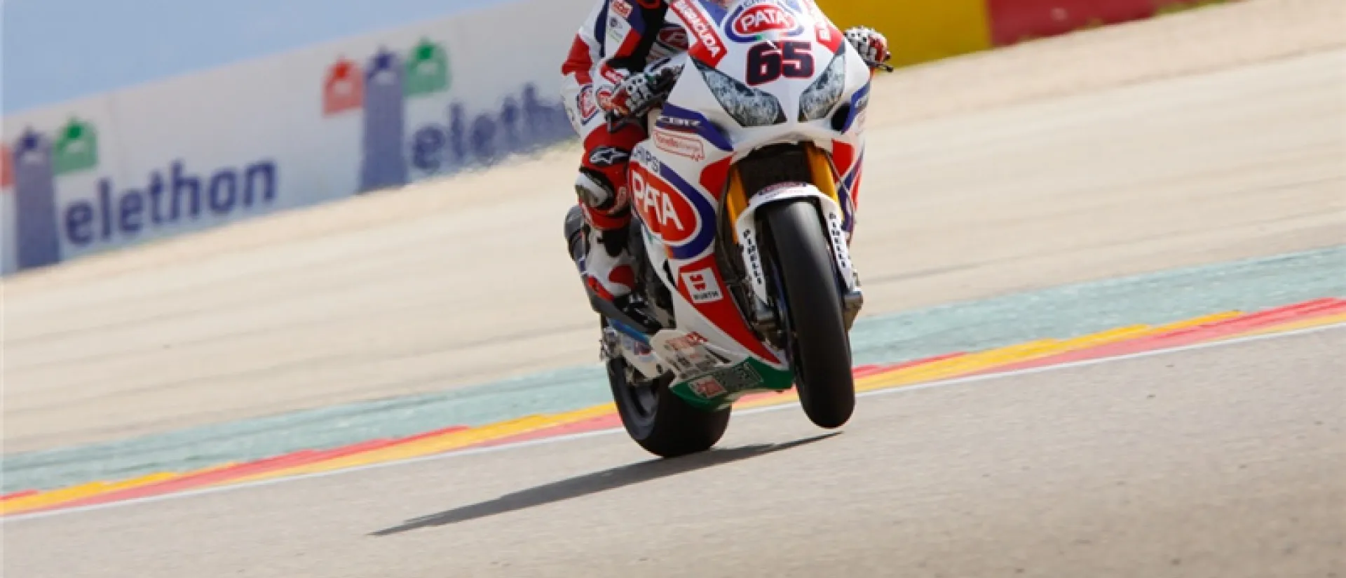 Primera jornada de acción en la pista: las Superbikes ya ruedan en MotorLand Primera jornada de acción en la pista: las Superbikes ya ruedan en MotorLand