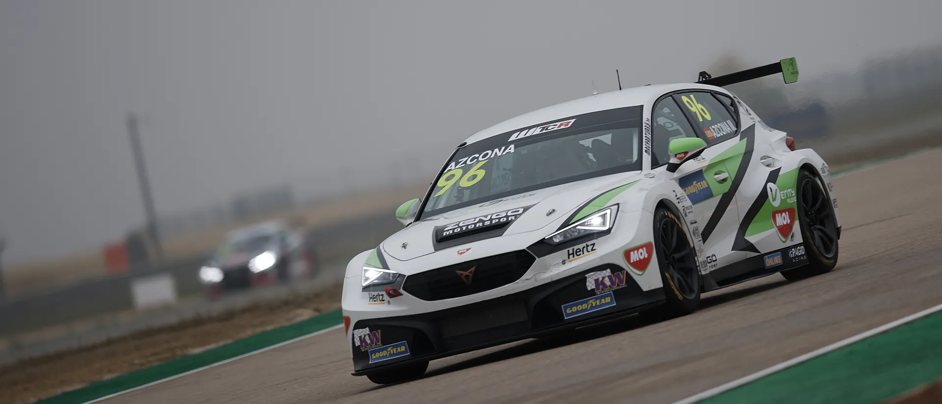 Santiago Urrutia domina durante toda la jornada y se lleva la pole en MotorLand