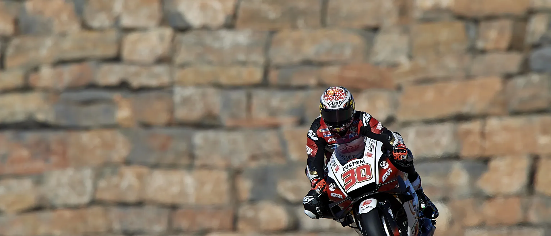 Nakagami marca el ritmo en los primeros entrenamientos libres del Gram Premio de Teruel Nakagami marca el ritmo en los primeros entrenamientos libres del Gram Premio de Teruel
