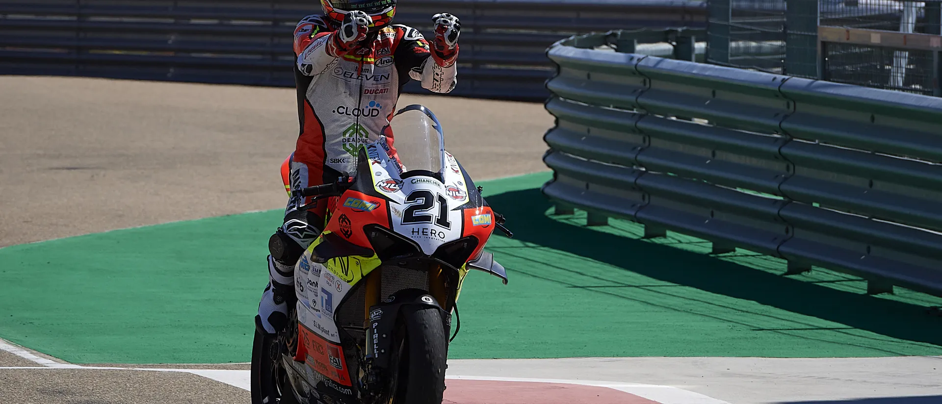 Rinaldi protagonista de la primera jornada del Campeonato del Mundo de Superbikes en MotorLand Aragón Rinaldi protagonista de la primera jornada del Campeonato del Mundo de Superbikes en MotorLand Aragón