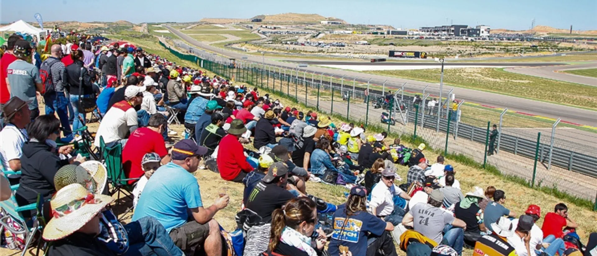 Cuatro grandes zonas de público y el paddock para seguir las Superbikes en MotorLand Cuatro grandes zonas de público y el paddock para seguir las Superbikes en MotorLand