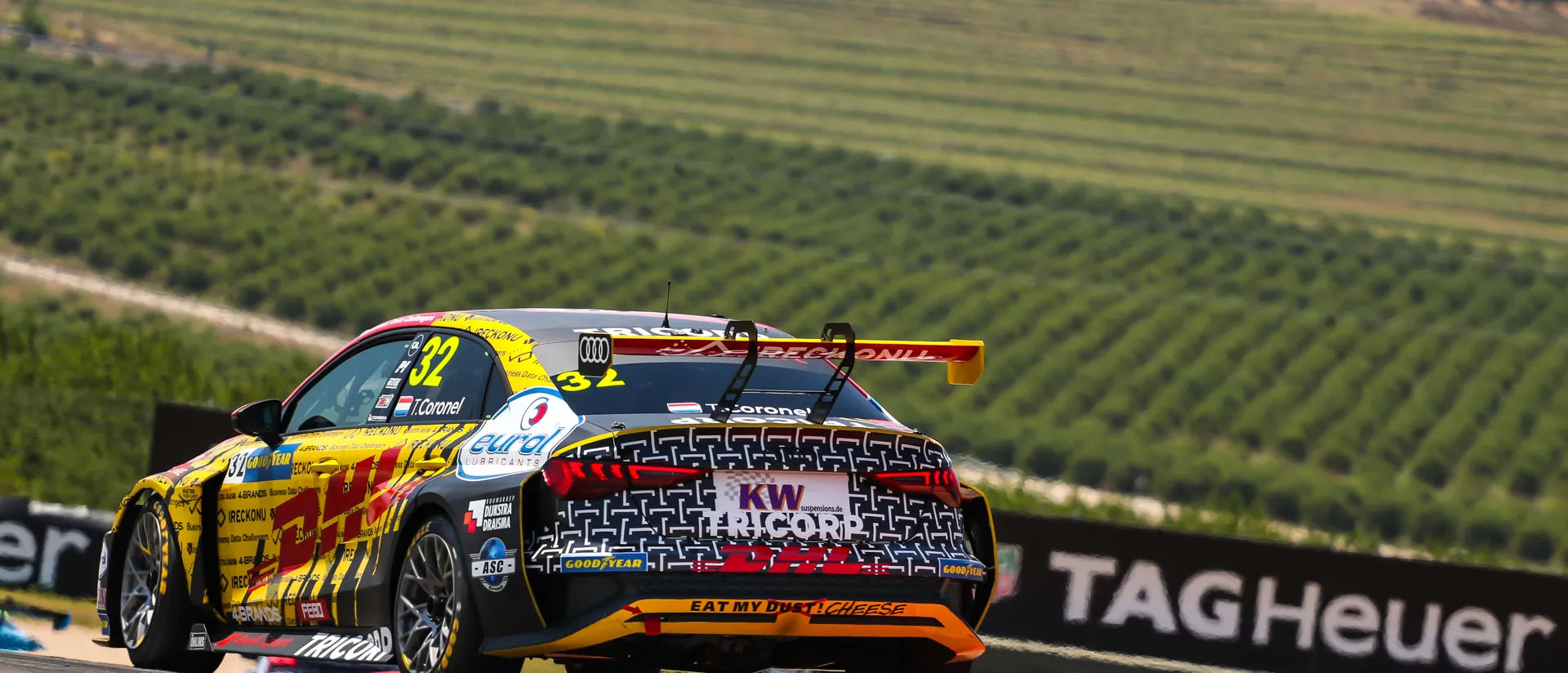 El belga Frédéric Vervisch conquista la primera pole WTCR en España. Abrasan los tiempos en Motorland Aragón. 