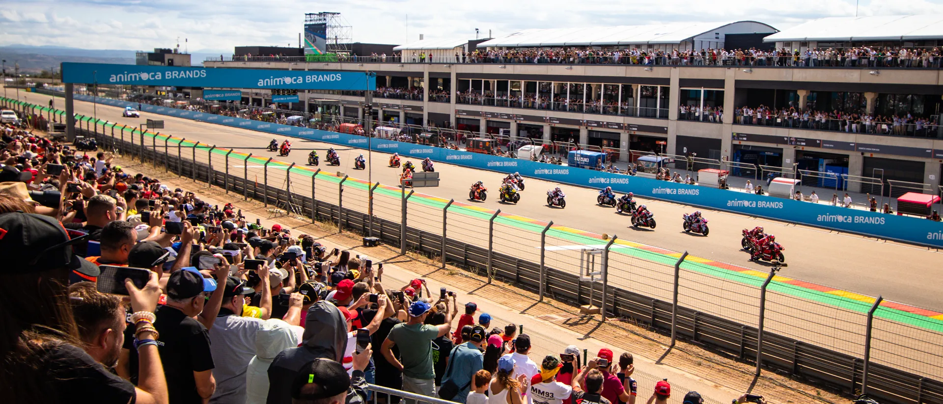 La afición vibra en un Gran Premio de éxito, con victoria de Bastianini en MotoGP La afición vibra en un Gran Premio de éxito, con victoria de Bastianini en MotoGP