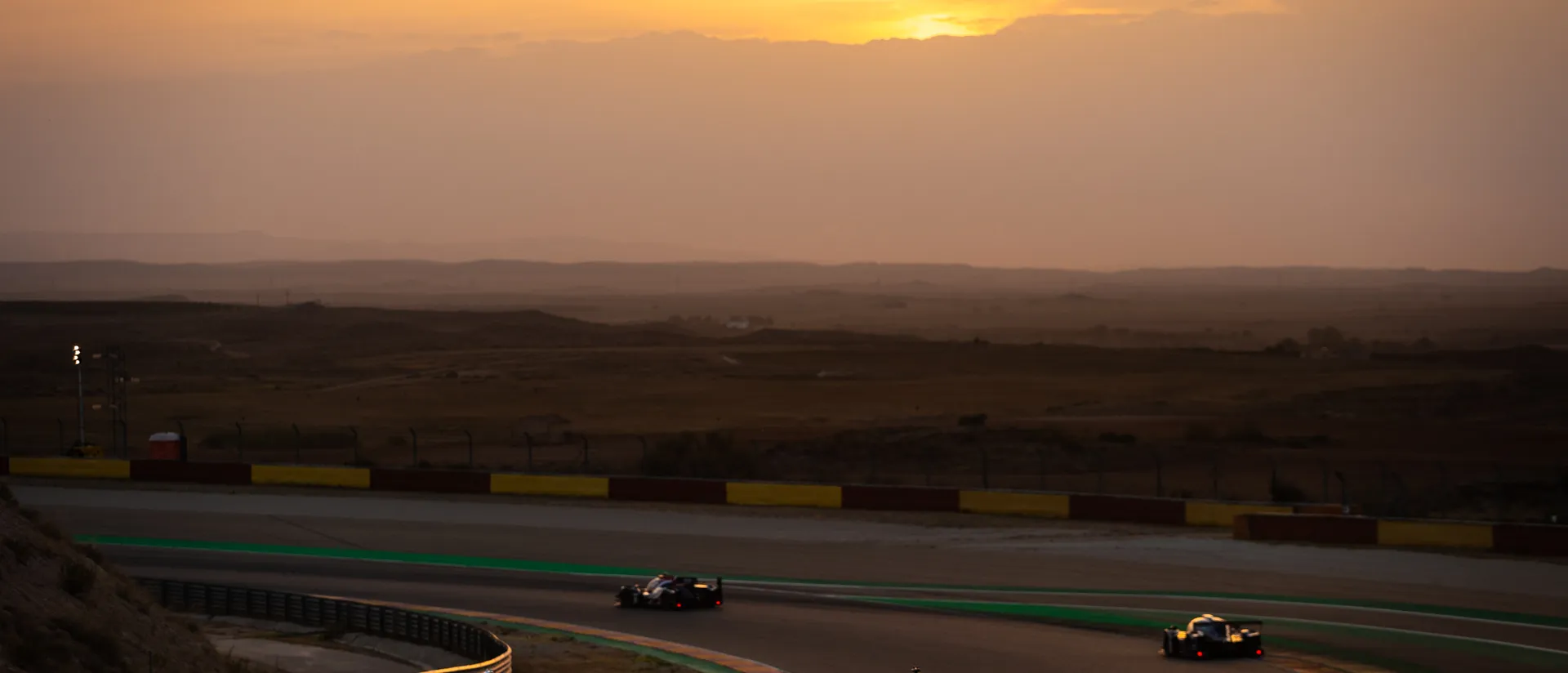 Un espectáculo histórico en Motorland Aragón con la única carrera nocturna de la temporada Un espectáculo histórico en Motorland Aragón con la única carrera nocturna de la temporada