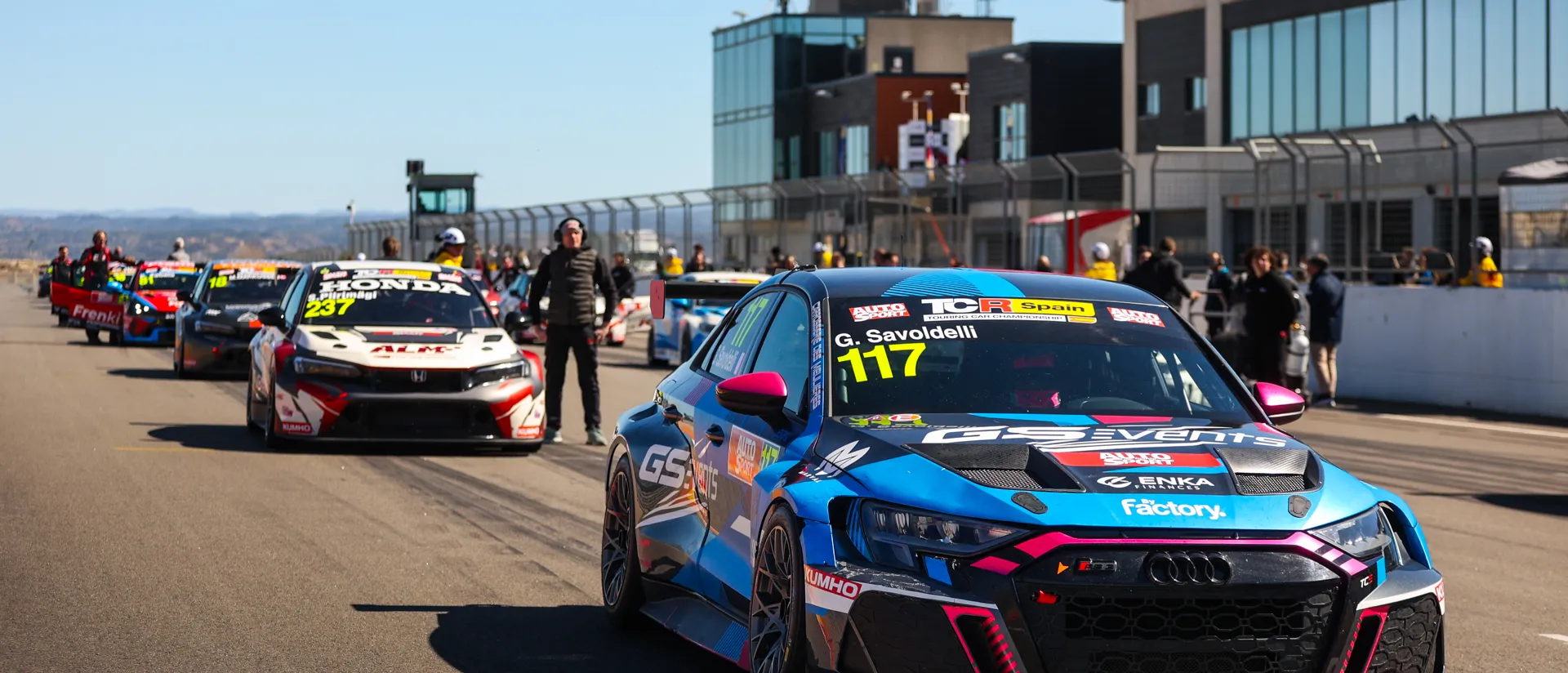 MotorLand Aragón ‘apaga los semáforos’ del Racing Weekend con lo mejor del automovilismo nacional