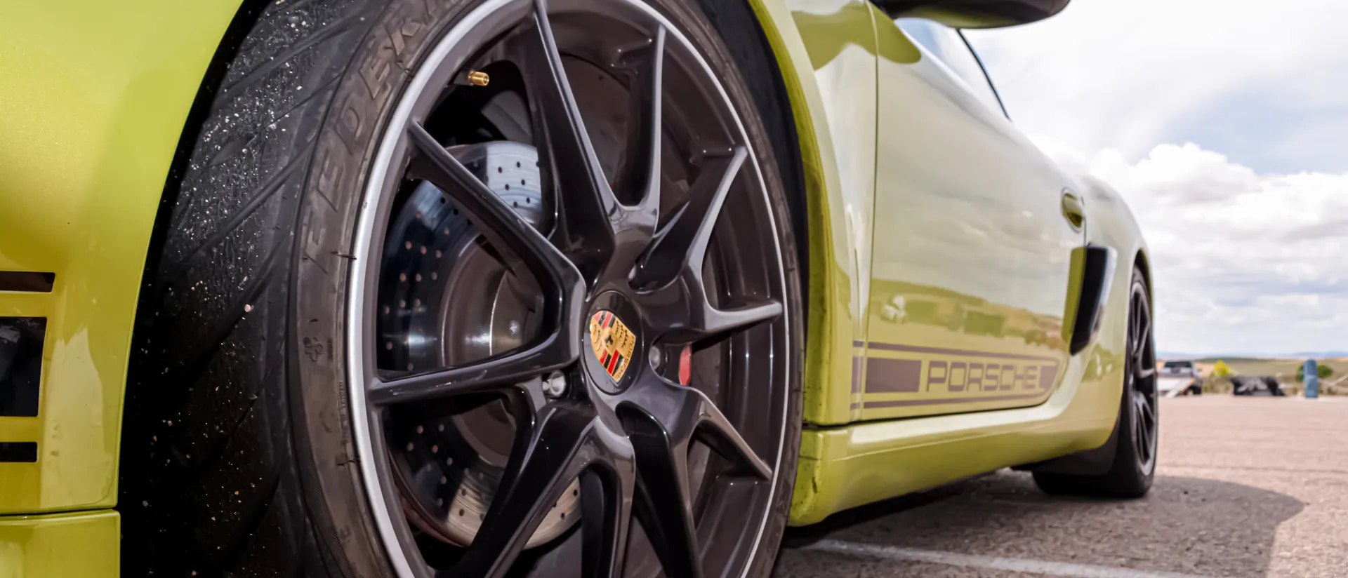 El recién reasfaltado circuito de velocidad de MotorLand Aragón reanuda su actividad este sábado con las tandas del Club Porsche France El recién reasfaltado circuito de velocidad de MotorLand Aragón reanuda su actividad este sábado con las tandas del Club Porsche France
