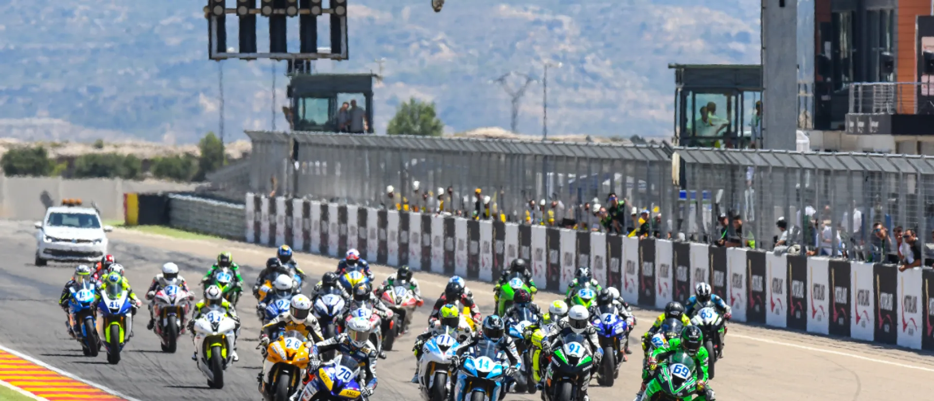 MotorLand recibe a más de 150 pilotos del Campeonato de España Cetelem de Superbike este fin de semana MotorLand recibe a más de 150 pilotos del Campeonato de España Cetelem de Superbike este fin de semana
