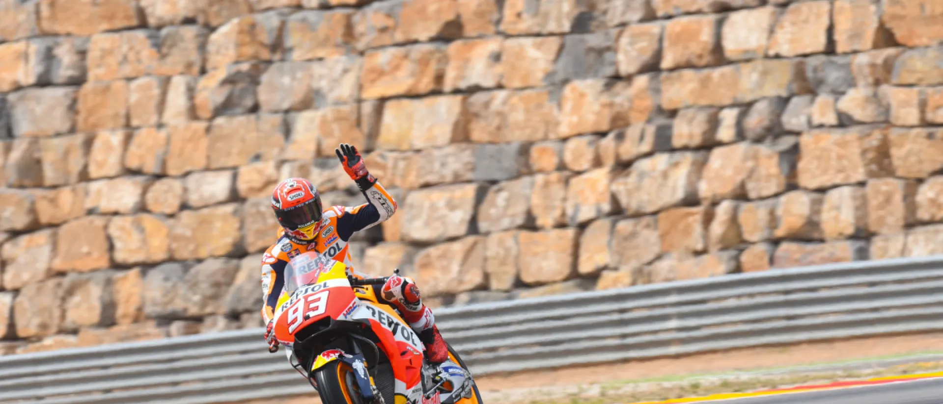 El bautizo de la ‘Curva Marc Márquez’ se celebrará el próximo jueves a las 14:30h como acto inaugural del Gran Premio de Aragón de MotoGP El bautizo de la ‘Curva Marc Márquez’ se celebrará el próximo jueves a las 14:30h como acto inaugural del Gran Premio de Aragón de MotoGP