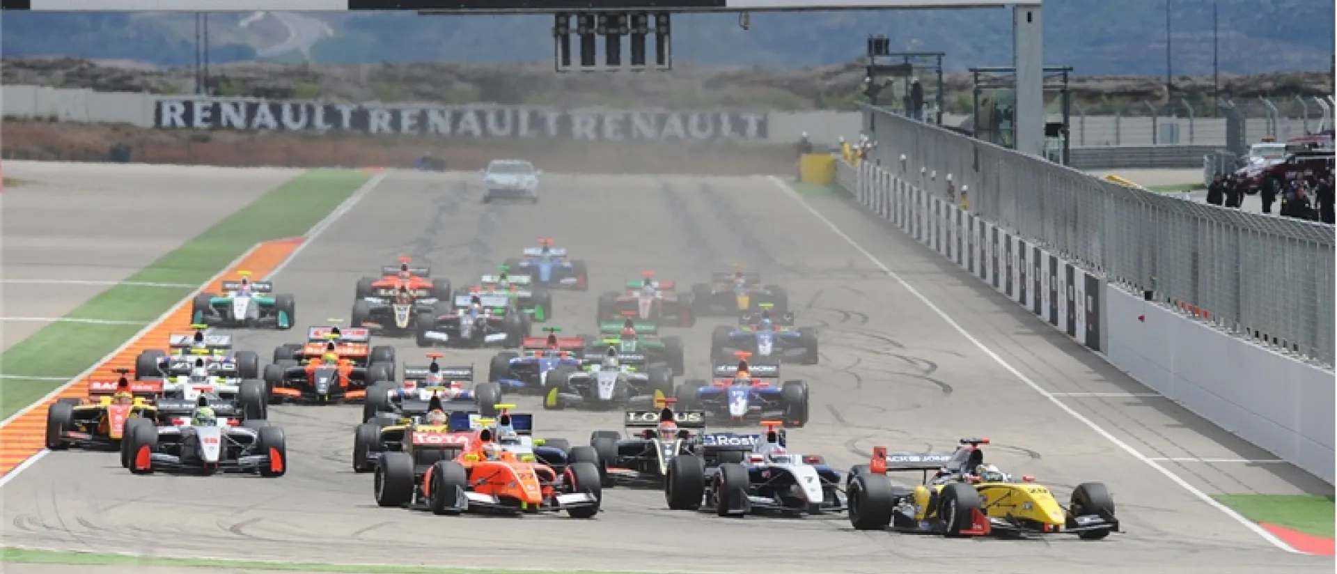 Carlos Sainz Jr. y Roberto Merhi lucharán por la victoria en las World Series este fin de semana en MotorLand Carlos Sainz Jr. y Roberto Merhi lucharán por la victoria en las World Series este fin de semana en MotorLand