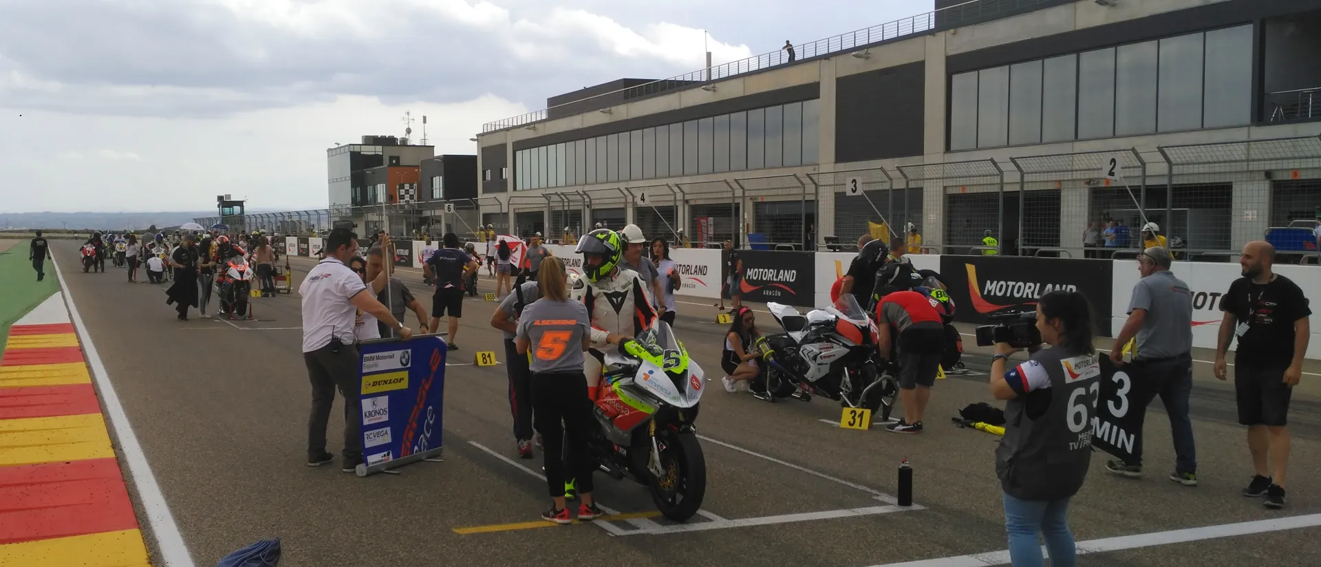 La lluvia no frena el espectáculo del Campeonato Interautonómico de Velocidad en MotorLand 