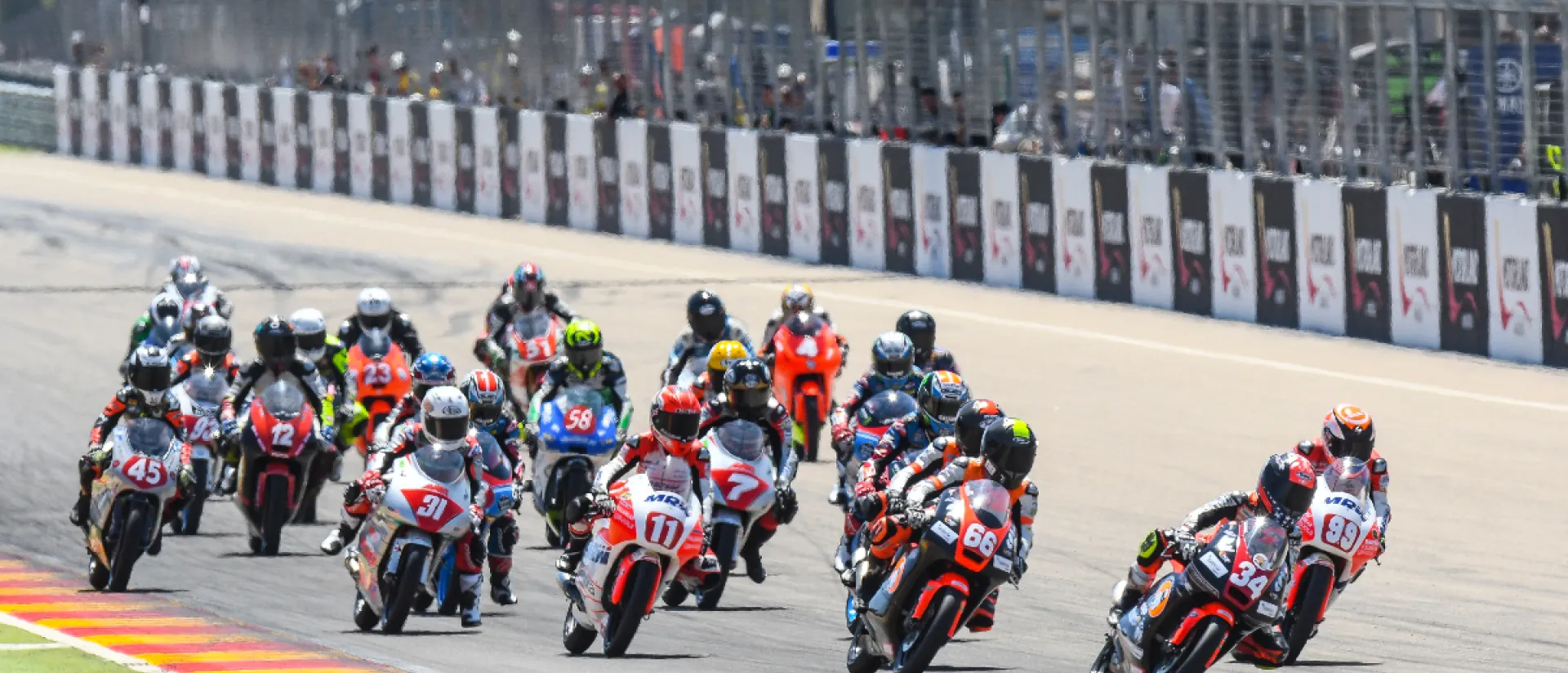 El Campeonato de España Cetelem de Velocidad reúne a más de 180 pilotos en MotorLand El Campeonato de España Cetelem de Velocidad reúne a más de 180 pilotos en MotorLand