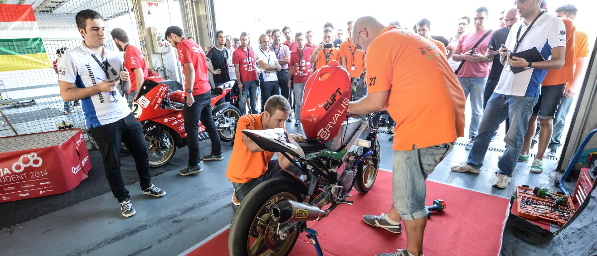 La III Competición Internacional MotoStudent reunió a más de 400 alumnos de 30 universidades en MotorLand La III Competición Internacional MotoStudent reunió a más de 400 alumnos de 30 universidades en MotorLand