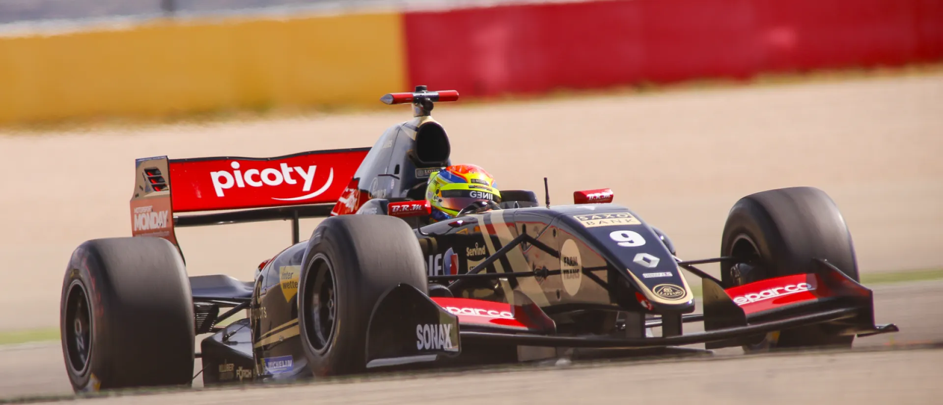 Los monoplazas de las World Series by Renault ya ruedan en MotorLand Aragón Los monoplazas de las World Series by Renault ya ruedan en MotorLand Aragón