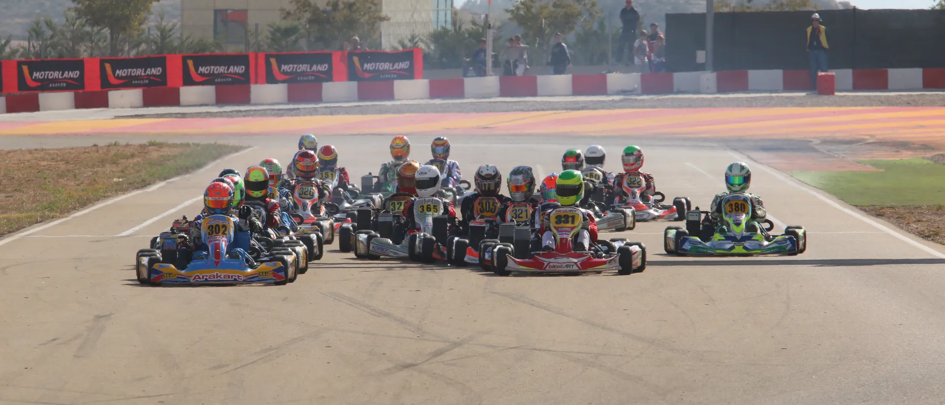 Diez intensas carreras ponen el broche de oro al Campeonato de Aragón y las Series Rotax karting en MotorLand Diez intensas carreras ponen el broche de oro al Campeonato de Aragón y las Series Rotax karting en MotorLand
