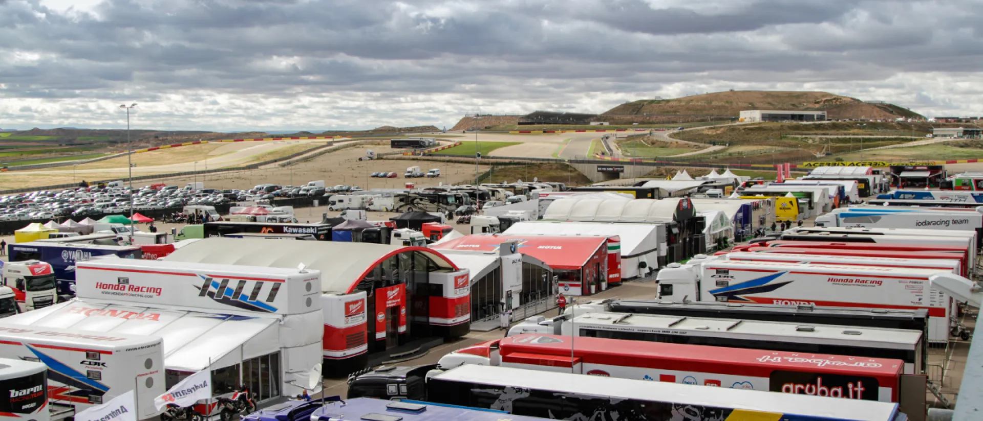 El espectáculo de las Superbikes arrancó este jueves en MotorLand con un Open Paddock El espectáculo de las Superbikes arrancó este jueves en MotorLand con un Open Paddock