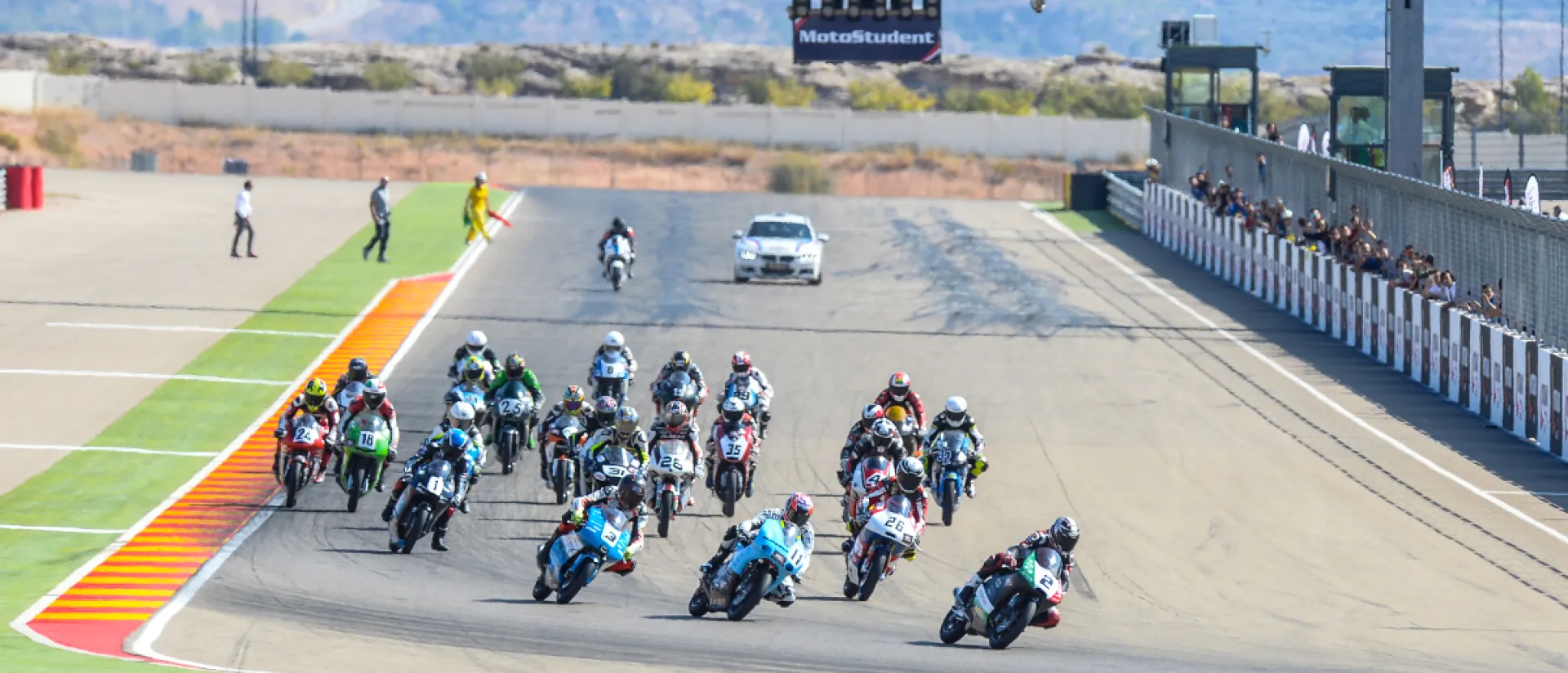 Record de participación en la V edición de MotoStudent con 74 equipos y 17 países representados Record de participación en la V edición de MotoStudent con 74 equipos y 17 países representados