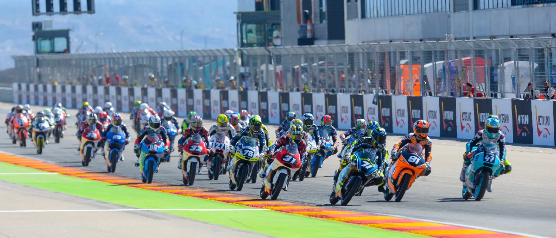 Dennis Foggia se proclama en MotorLand campeón del mundo de Moto3 Junior en el FIM CEV Repsol Dennis Foggia se proclama en MotorLand campeón del mundo de Moto3 Junior en el FIM CEV Repsol