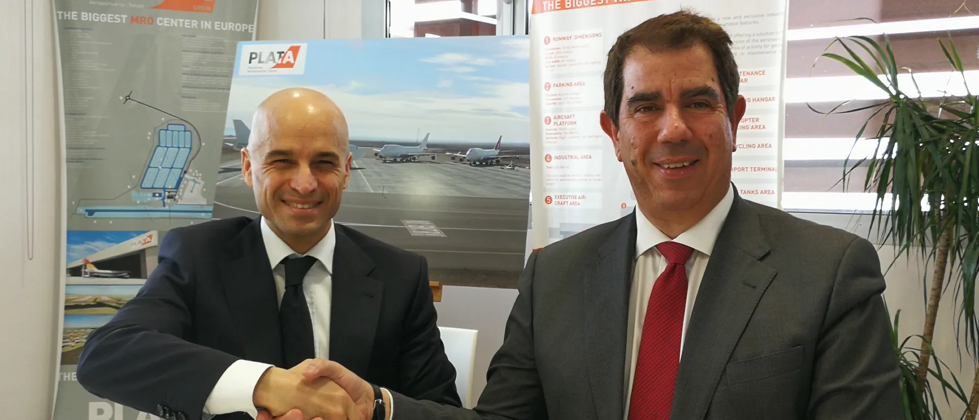 MotorLand y Aeropuerto de Teruel unen fuerzas para el fomento de la l+D+i MotorLand y Aeropuerto de Teruel unen fuerzas para el fomento de la l+D+i