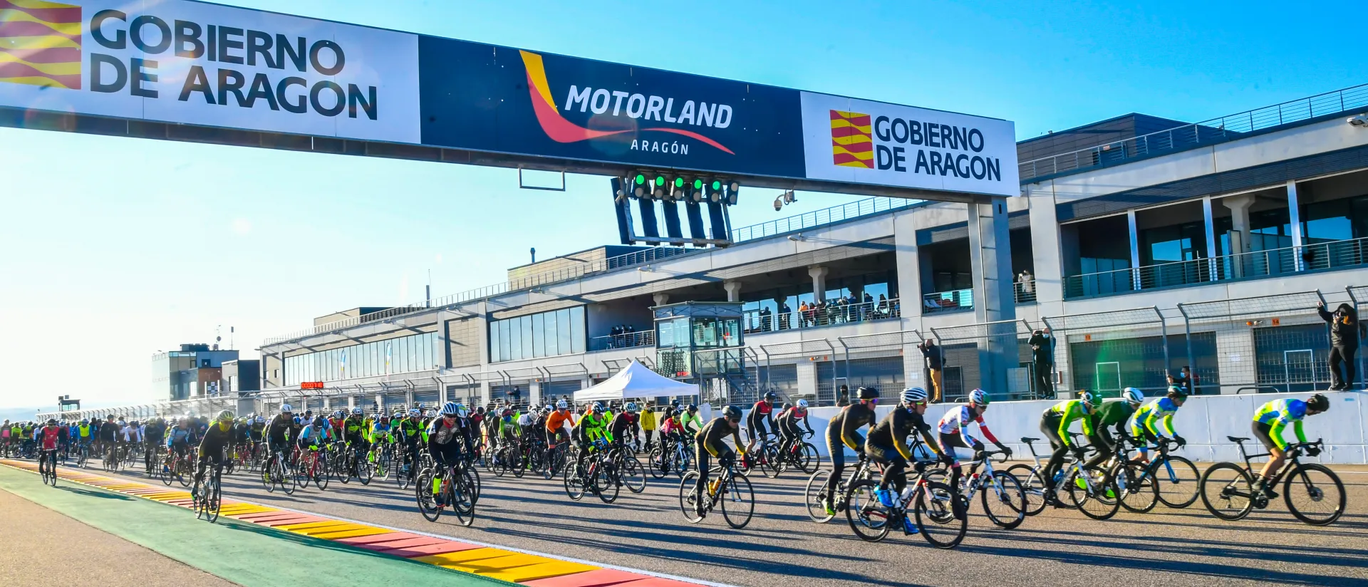 Pedales, cadena y piñón a punto en el primer día de La Invernal de MotorLand Pedales, cadena y piñón a punto en el primer día de La Invernal de MotorLand