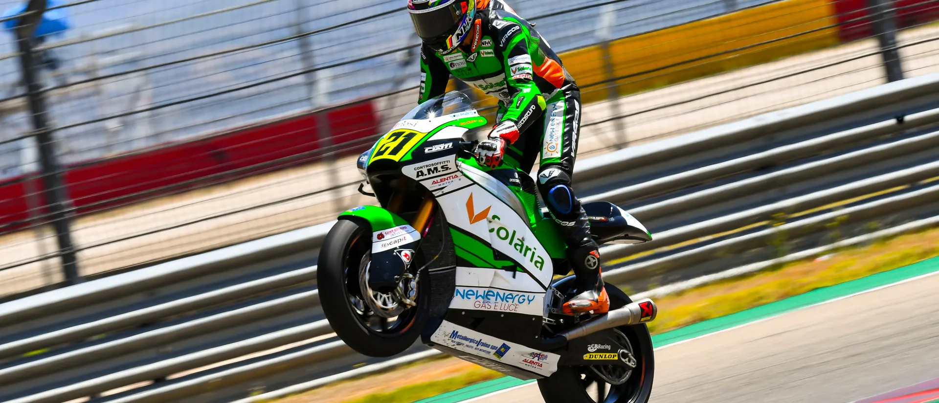 Calentando motores en las clasificatorias del FIM CEV Repsol. Alonso López el más rápido hoy en Motorland Aragón. Calentando motores en las clasificatorias del FIM CEV Repsol. Alonso López el más rápido hoy en Motorland Aragón.