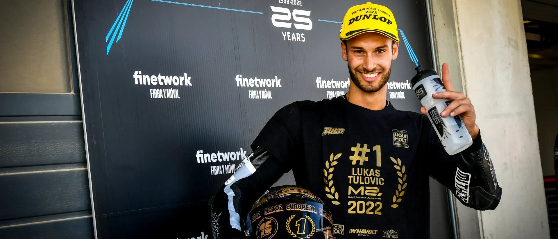 El alemán Lukas Tulovic lo gana todo en Motorland Aragón y se lleva el título de Moto2 en el FIM JuniorGP El alemán Lukas Tulovic lo gana todo en Motorland Aragón y se lleva el título de Moto2 en el FIM JuniorGP