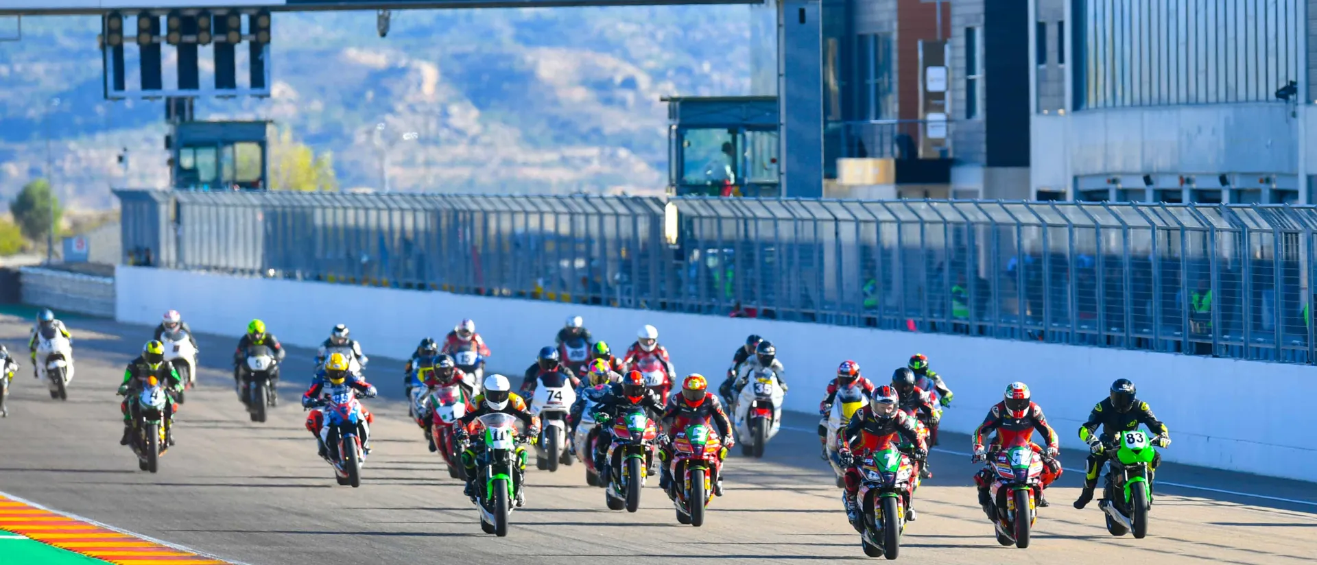 El aire competitivo del Campeonato Interautonómico de motociclismo ya se respira en Motorland Aragón