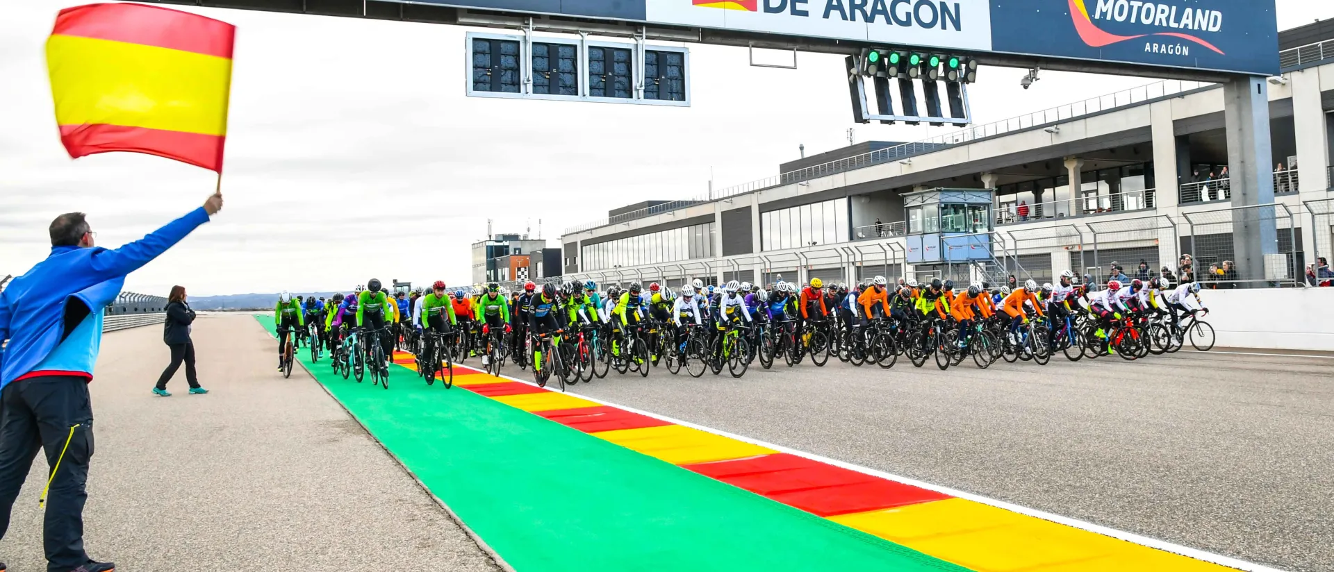 Las bicicletas dan la bienvenida a La Invernal 2024 de MotorLand, mañana turno de patines, running y BTT