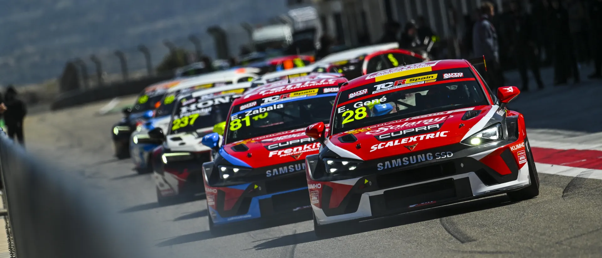 Llega un domingo de emociones fuertes a MotorLand con 9 carreras y el gran ambiente del Racing Weekend Llega un domingo de emociones fuertes a MotorLand con 9 carreras y el gran ambiente del Racing Weekend