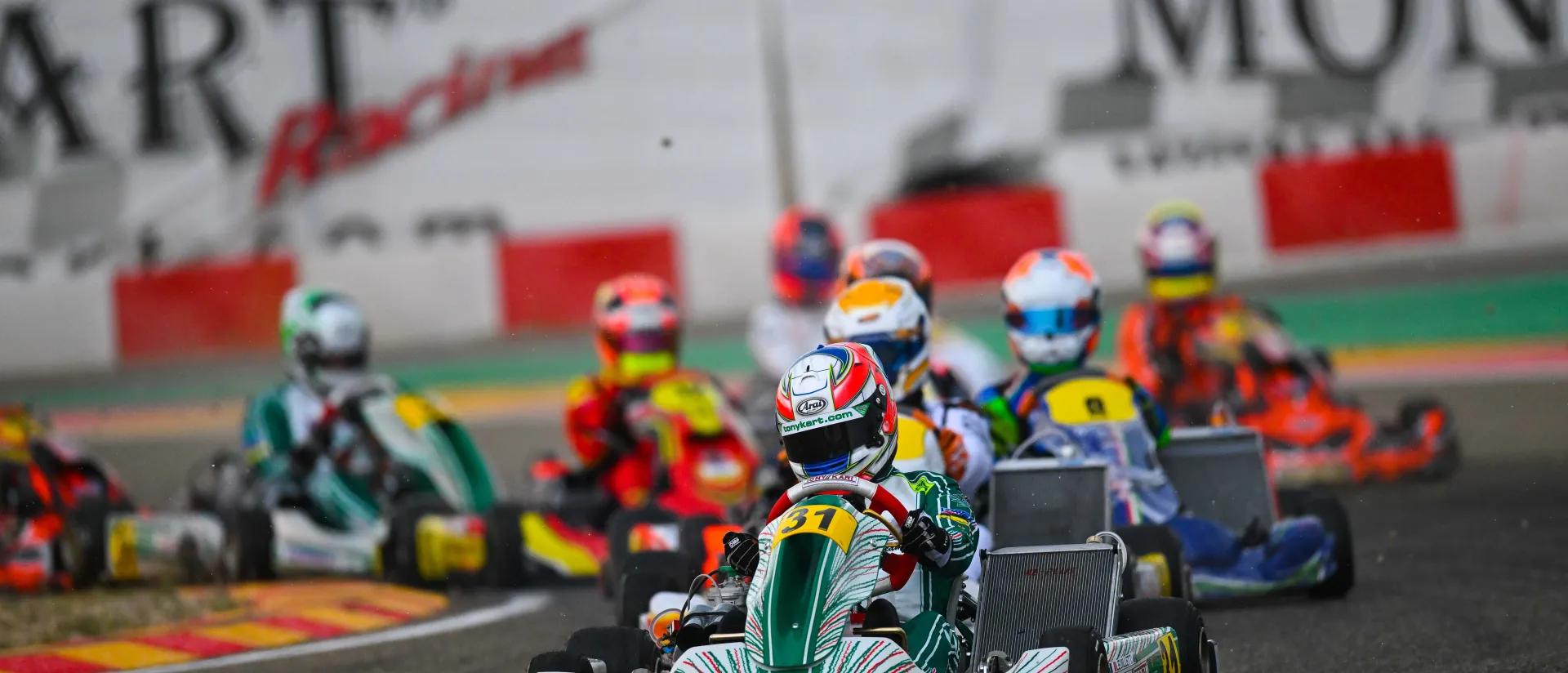 Los pilotos del Europeo de Karting hacen los deberes de cara a un apasionante domingo de carreras en MotorLand Aragón Los pilotos del Europeo de Karting hacen los deberes de cara a un apasionante domingo de carreras en MotorLand Aragón