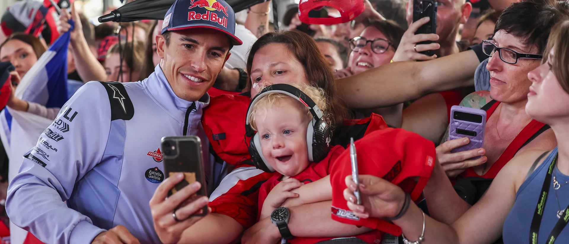 MotorLand Aragón estrena el Hero Walk, una exclusiva actividad con los pilotos de MotoGP que sólo los aficionados más rápidos podrán vivir MotorLand Aragón estrena el Hero Walk, una exclusiva actividad con los pilotos de MotoGP que sólo los aficionados más rápidos podrán vivir