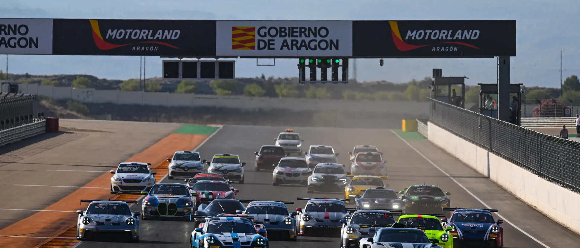 La emoción del GT-CET protagoniza un espectacular Trofeo de Velocidad en MotorLand Aragón