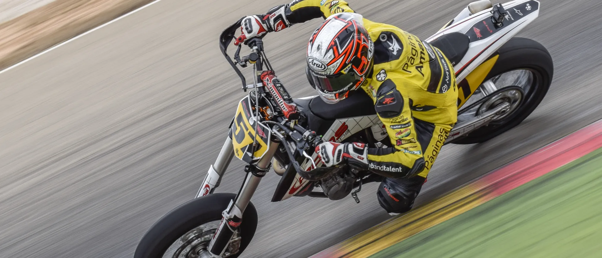 Tandas de Motos Coches y Karts en el Circuito de Karting de Motorland Aragón