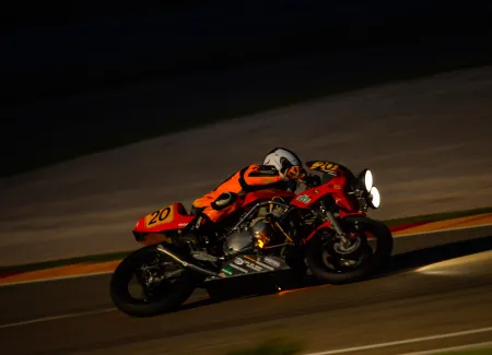 Tandas nocturnas para moto organizadas por ECAM