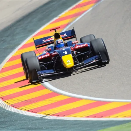 Sainz Jr. y Merhi asoman por los primeros puestos en la jornada de entrenamientos libres de las World Series