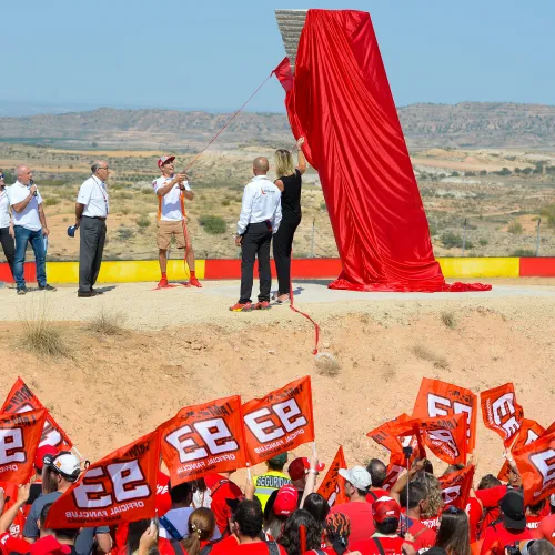 Márquez inaugura su curva en MotorLand en la jornada previa del Gran Premio Movistar de Aragón de MotoGP