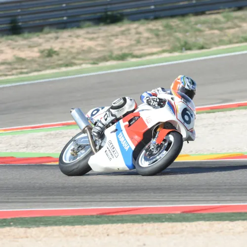 Pasión por los clásicos y muchos atractivos en el segundo día del MotorLand Classic Festival 