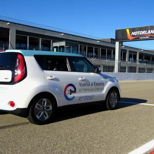 Arranca en MotorLand la tercera etapa de la Vuelta a España en vehículo eléctrico de Endesa