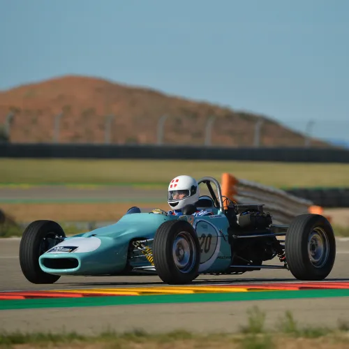 La pasión por los clásicos toma MotorLand en la segunda jornada del Classic Festival