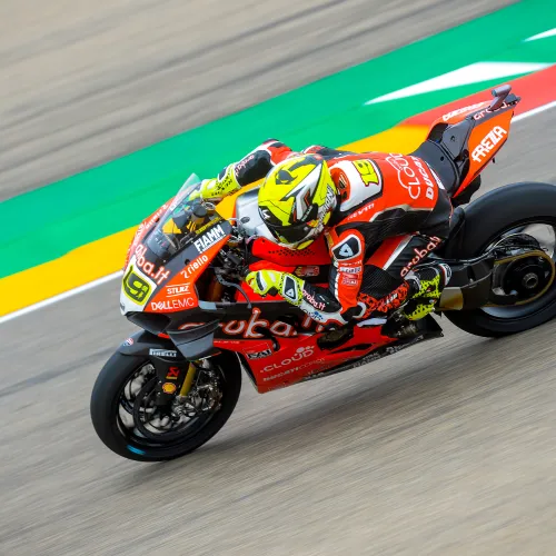 Bautista marca el ritmo en la primera jornada de las Superbikes en MotorLand