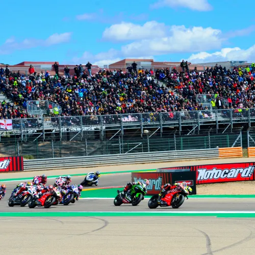 El espectáculo de Superbikes cautiva en MotorLand con un pletórico Álvaro Bautista 