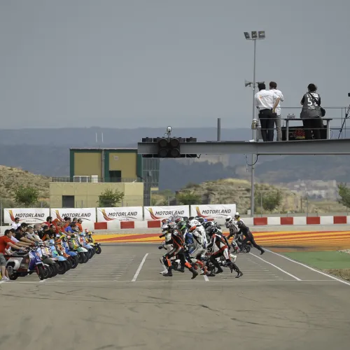 Hasta 34 equipos y casi 100 pilotos se citan en la VI edición de las 6h Vespa de MotorLand