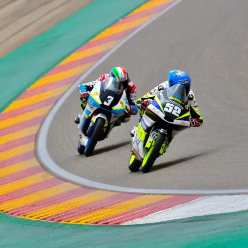 Emoción en el FIM CEV Repsol:  Alcoba, Pons y Guevara fueron los más rápidos en MotorLand