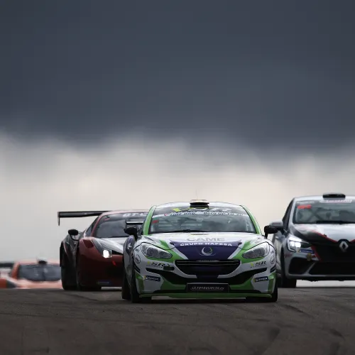 Primera toma de contacto de los pilotos del Campeonato de España de Resistencia-GT y del Trofeo Aniversario en MotorLand