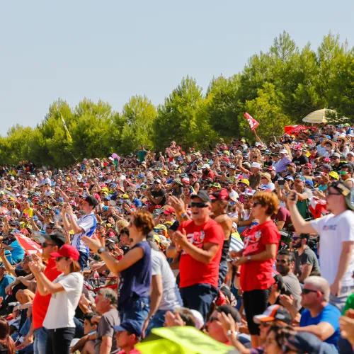 Vuelve "KiSS MotorLand" con el cuidado medioambiental en el Gran Premio Animoca Brands de Aragón de MotoGP