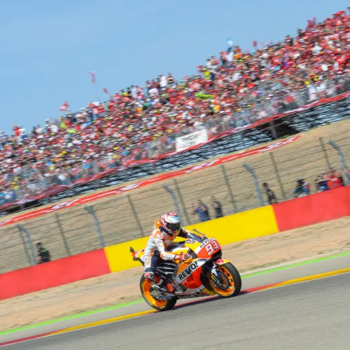 Los clubs de fans de los pilotos del mundial de MotoGP llenarán de colorido las gradas de MotorLand