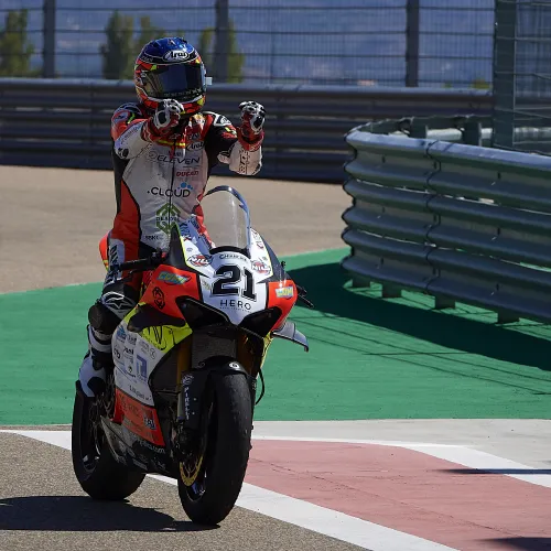 Rinaldi protagonista de la primera jornada del Campeonato del Mundo de Superbikes en MotorLand Aragón