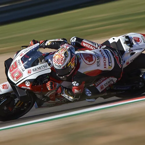 Primera pole para Nakagami en MotoGP, Lowes y Fernández repiten primera posición en Moto2 y Moto3